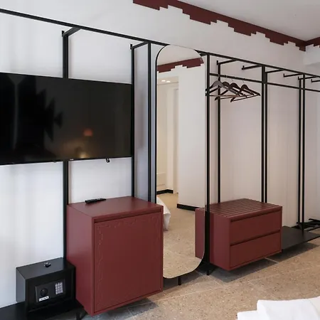 Bazaar Center Hotel Tirana