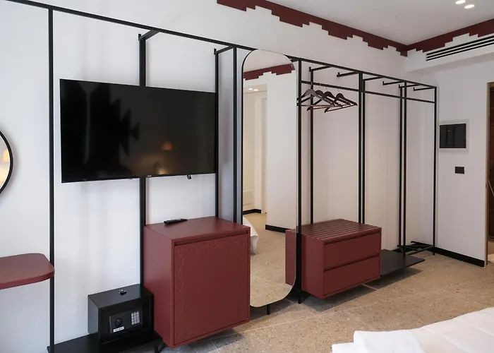 Bazaar Center Hotel Tirana