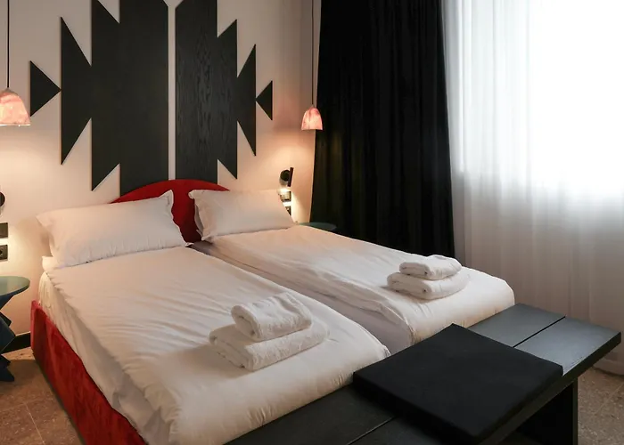 Hotel Bazaar Center 4*