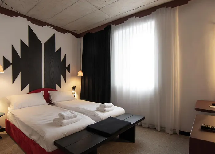 Hotel Bazaar Center Tirana