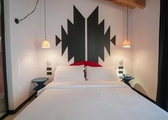 Hotel Bazaar Center Tirana