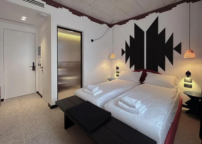 Bazaar Center Hotel Tirana