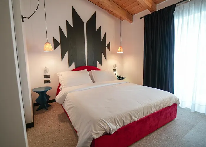 Hotel Bazaar Center Tirana