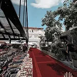 Отель Bazaar Center 4*