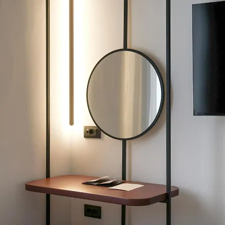 Отель Bazaar Center 4*